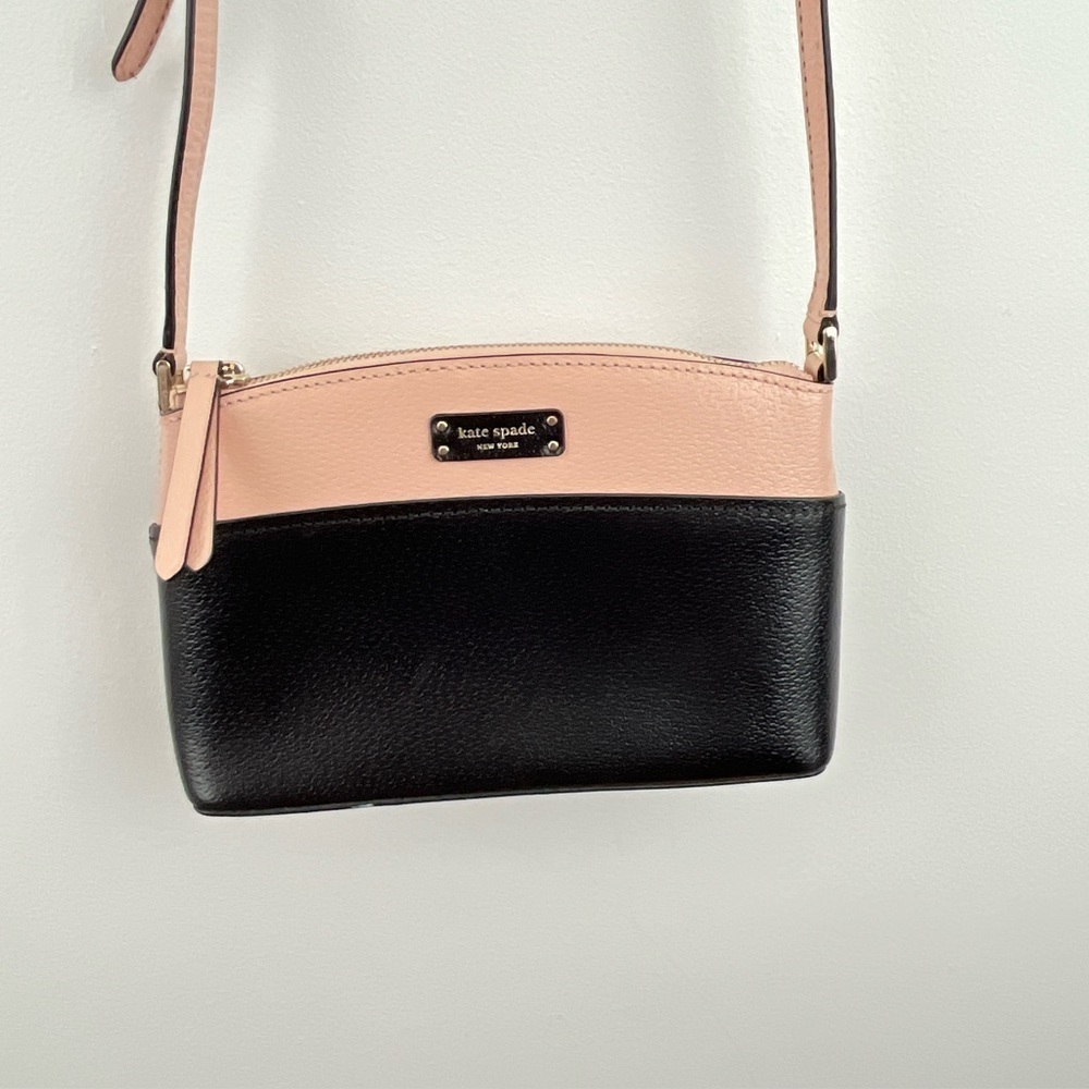 Kate Spade Jeanne Crossbody Bag. Black/ Blush - Picture 9 of 10